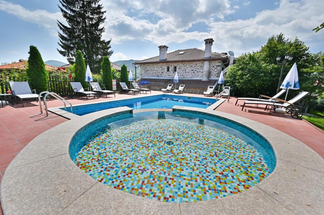 Rhodopes Legends Hotel Vrata Bagian luar foto