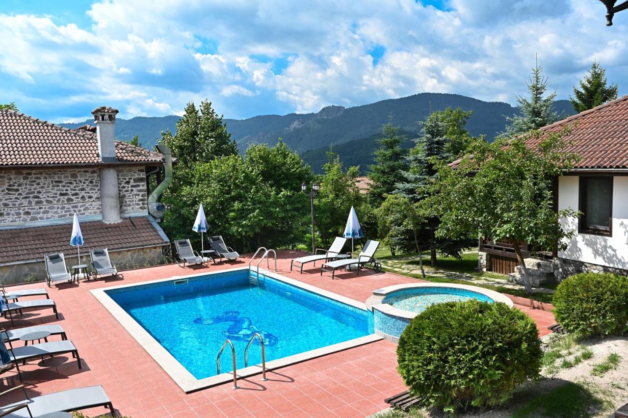 Rhodopes Legends Hotel Vrata Bagian luar foto