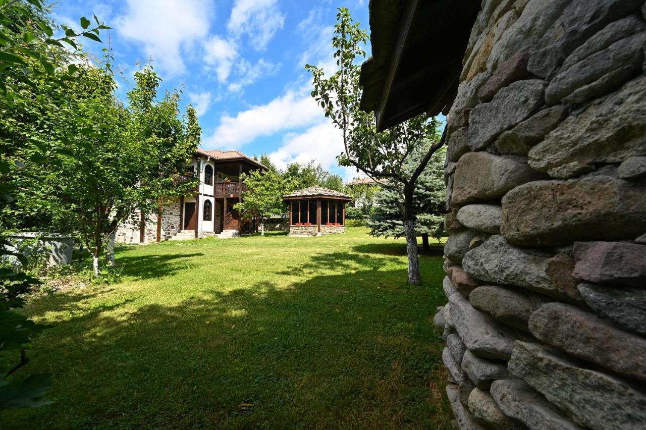Rhodopes Legends Hotel Vrata Bagian luar foto