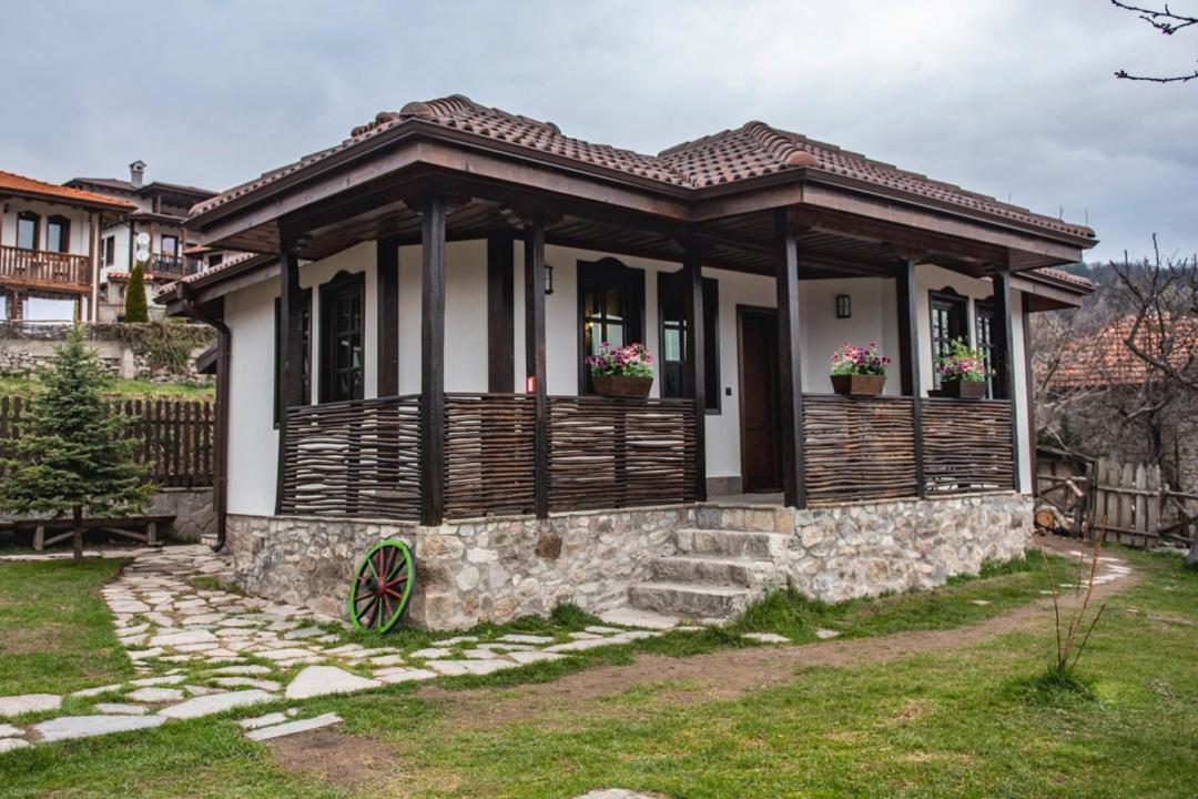 Rhodopes Legends Hotel Vrata Bagian luar foto