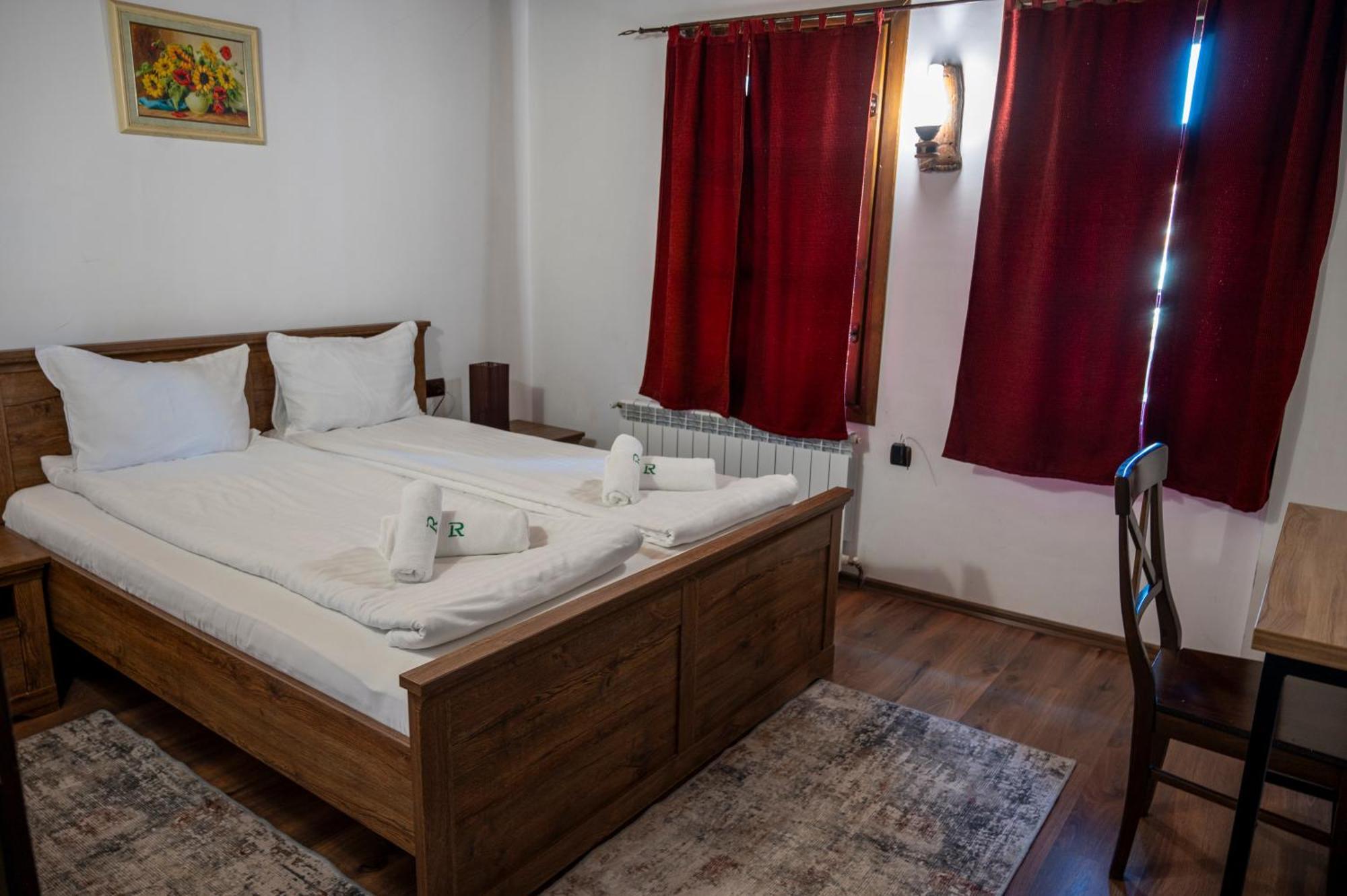 Rhodopes Legends Hotel Vrata Bagian luar foto