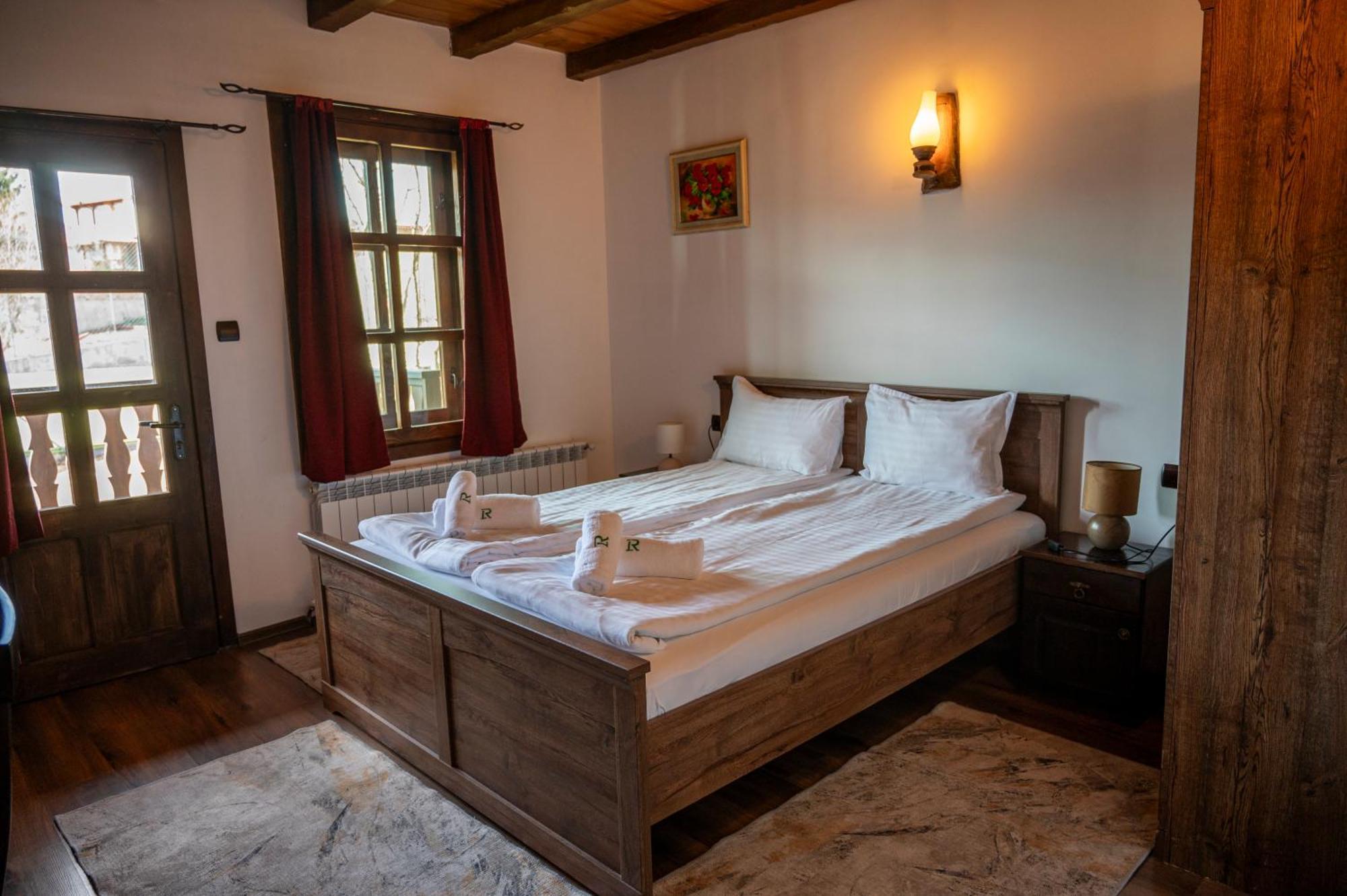 Rhodopes Legends Hotel Vrata Bagian luar foto