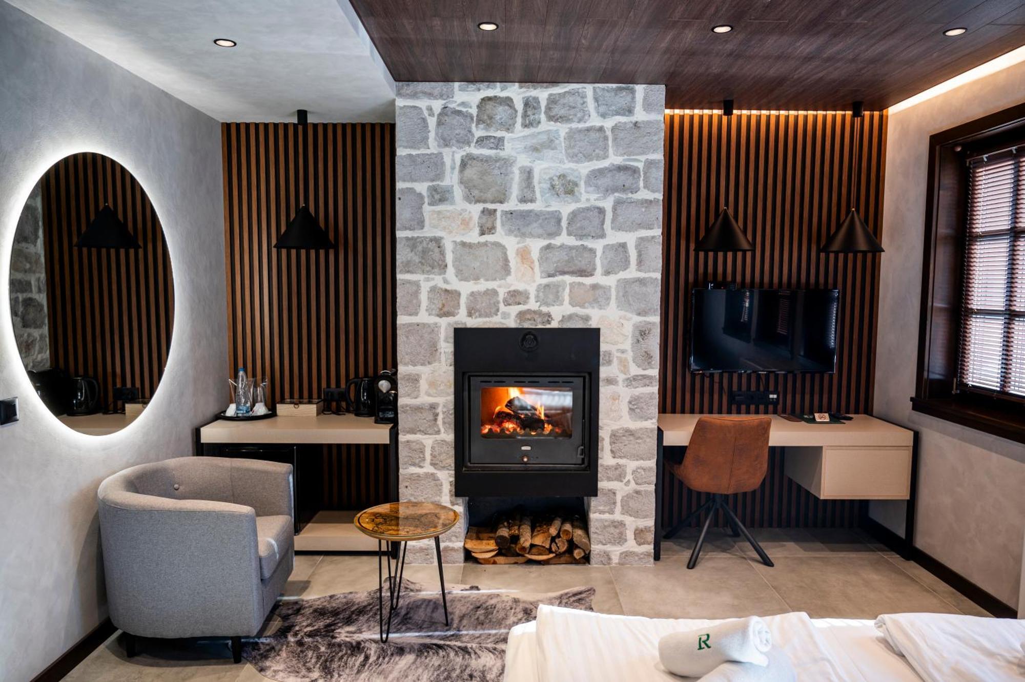 Rhodopes Legends Hotel Vrata Bagian luar foto