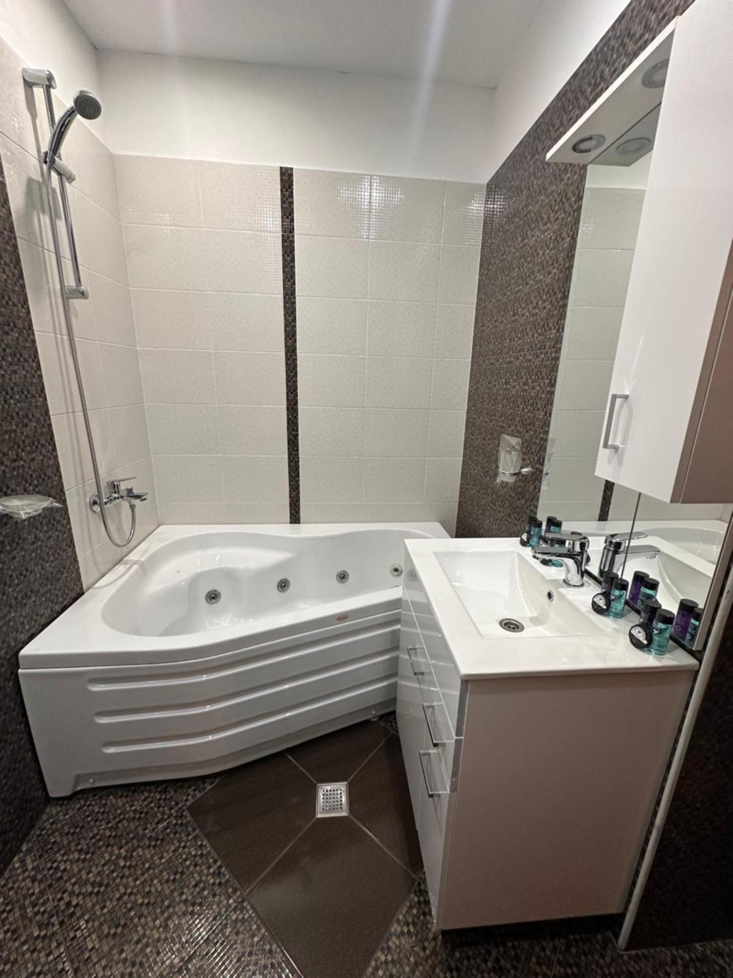 Rhodopes Legends Hotel Vrata Bagian luar foto