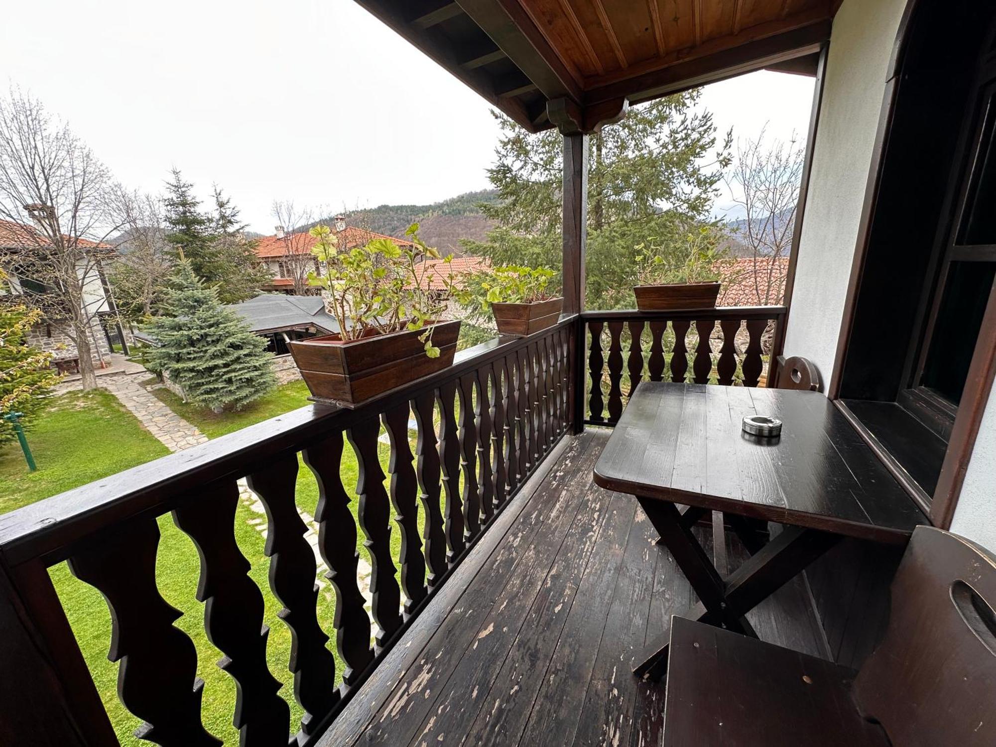 Rhodopes Legends Hotel Vrata Bagian luar foto