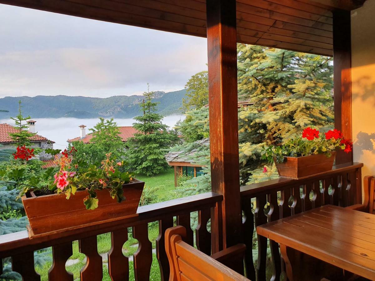 Rhodopes Legends Hotel Vrata Bagian luar foto